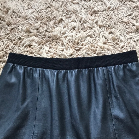 Ann Taylor Loft 100% leather skirt - Picture 5 of 11